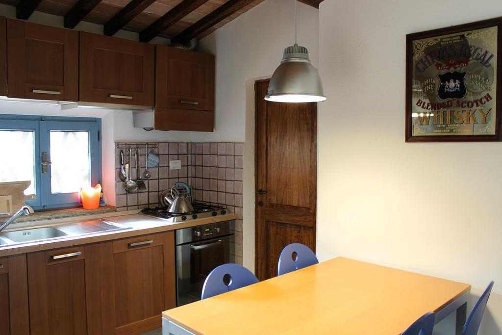 Monteriggioni Suite Δωμάτιο φωτογραφία